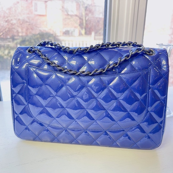 Chanel Jumbo Classic Double Flap Bag in Blue Patent Leather - Picture 2 of 11